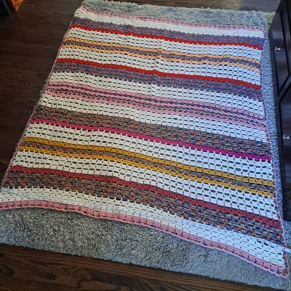 Granny knit handmade blanket colorful stripes - Picture 7 of 7